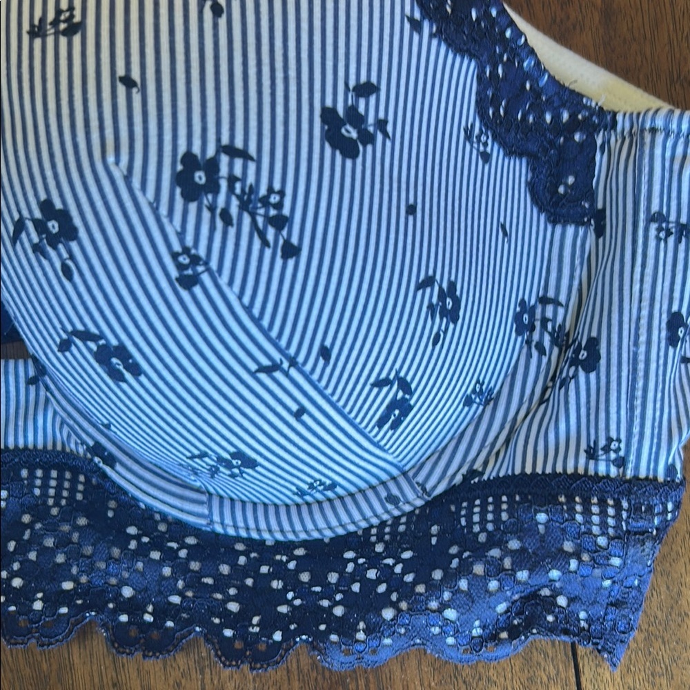 Floral Blue Lace Trim Bra 44c - Picture 3 of 6